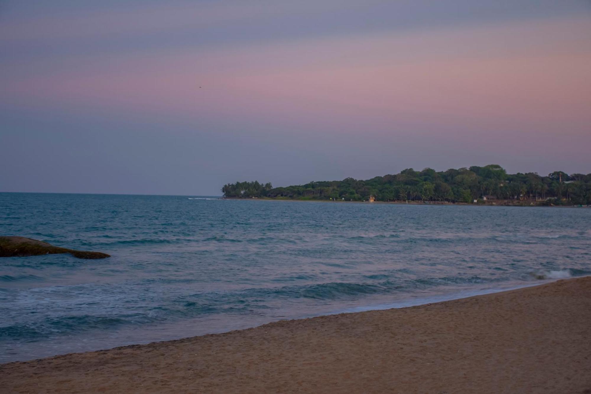 Nice Place Beach Hotel Arugam Bay Exterior foto