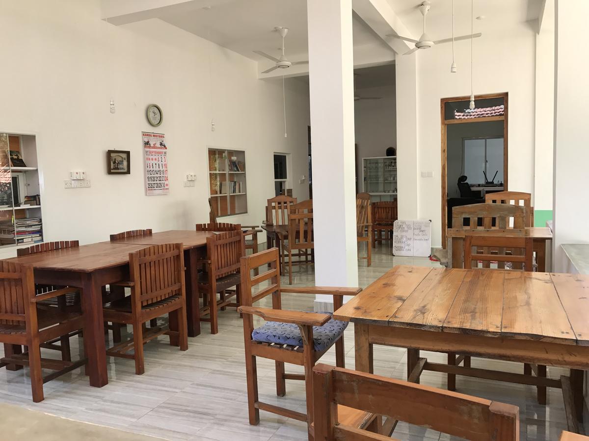 Nice Place Beach Hotel Arugam Bay Exterior foto