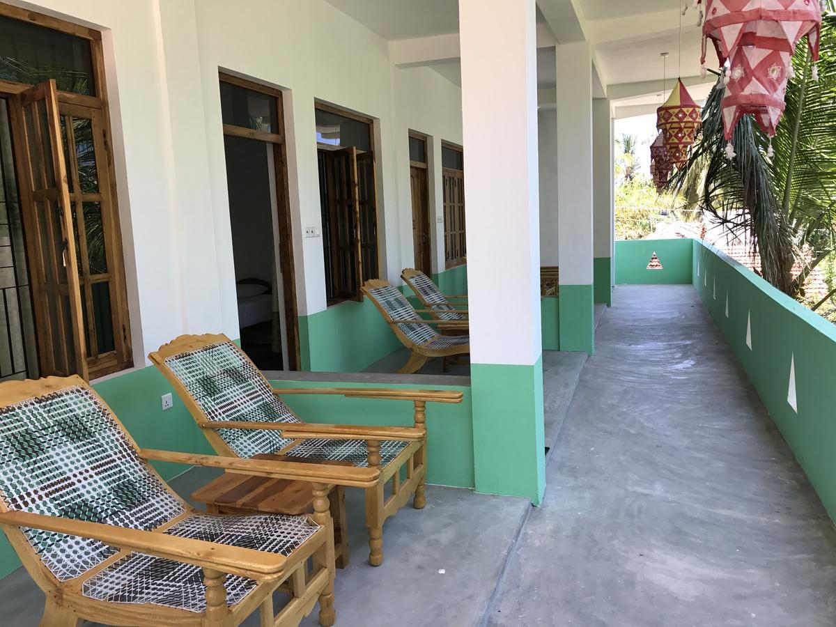 Nice Place Beach Hotel Arugam Bay Exterior foto