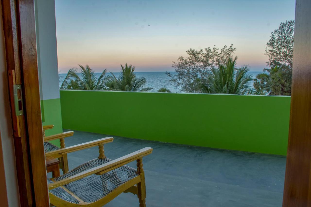 Nice Place Beach Hotel Arugam Bay Exterior foto